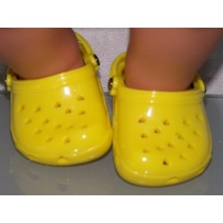 crocs met geel hartjes baby born 43cm