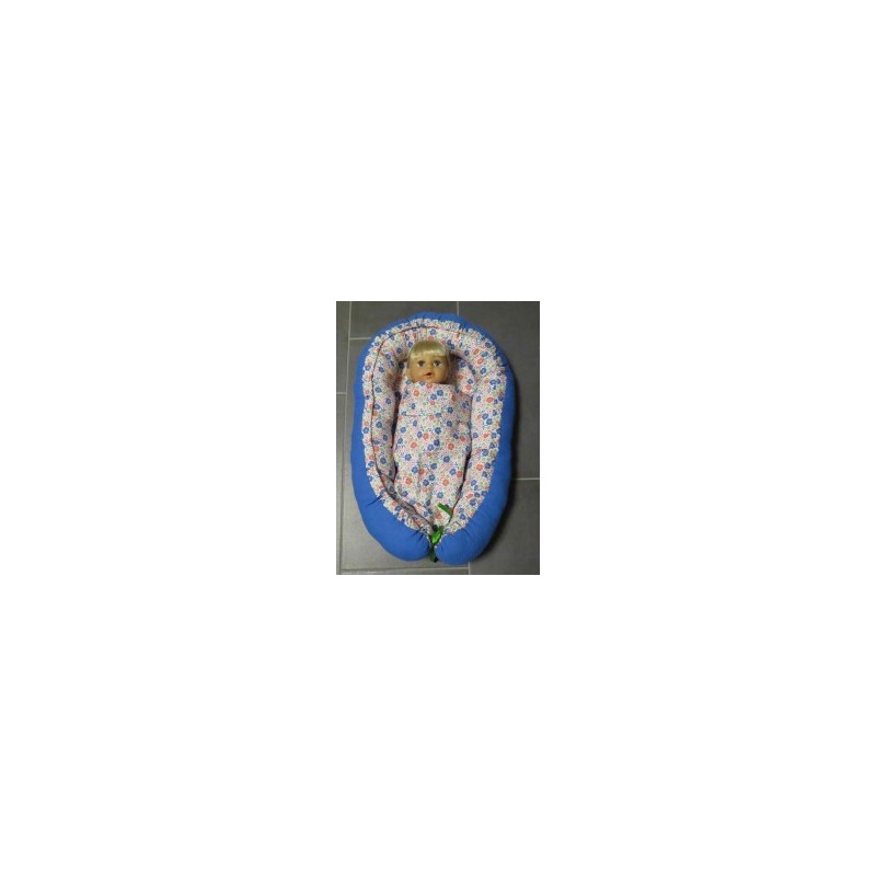 poppennestje blauw bloemen poppennestje blauw bloemen