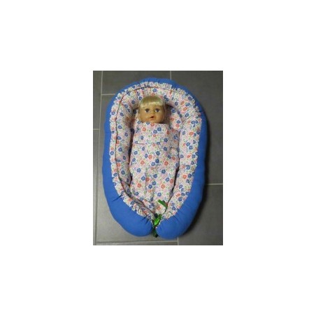 poppennestje blauw bloemen