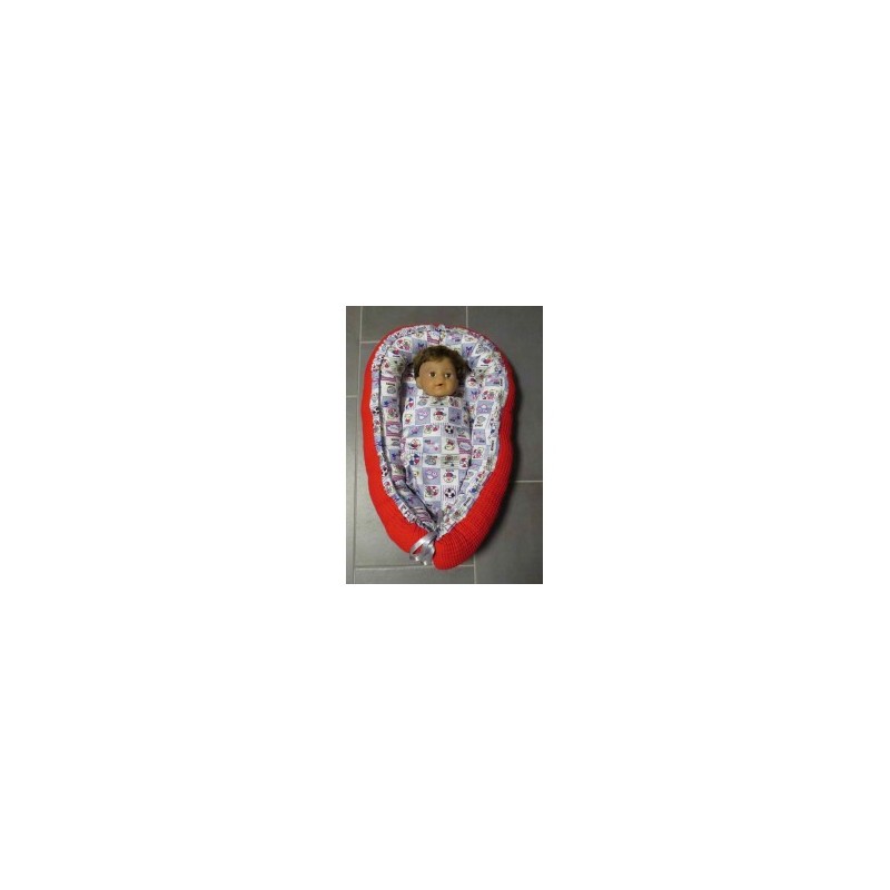 poppennestje beren met rood poppennestje beren met rood