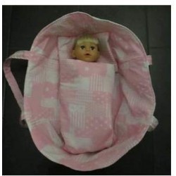 reiswieg licht roze sterren met wit voor poppen van 40t/m 48cm