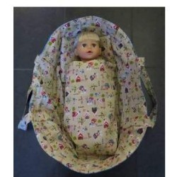 reiswieg bruin meisje met blauw voor poppen van 40t/m 48cm