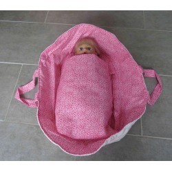 reiswieg hard roze gebloemd met wit voor poppen van 40t/m 48cm