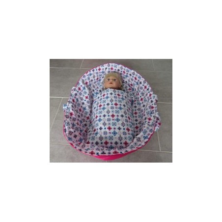 reiswieg gebloemd met hard roze  voor poppen van 40t/m 48cm