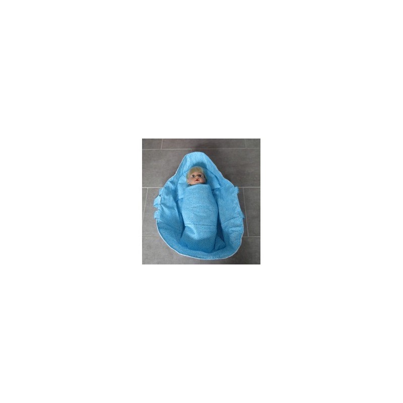 reiswieg blauw gebloemd met wit voor poppen van 40t/m 48cm