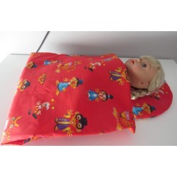 dekbed setje rood speciaal voor in reiswieg voor poppen van 40t/m 48cm