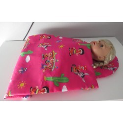 dekbed setje hard roze speciaal voor in reiswieg voor poppen van 40t/m 48cm