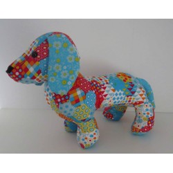 knuffel teckel gekleurd met blauw  30/25cm