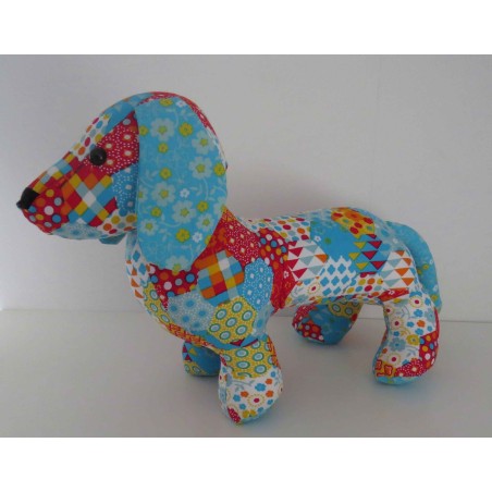 knuffel teckel gekleurd met blauw  30/25cm